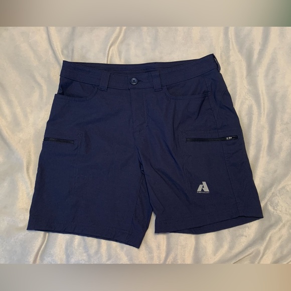 Eddie Bauer first ascent Navy Blue Shorts size 7 women’s - Picture 1 of 5